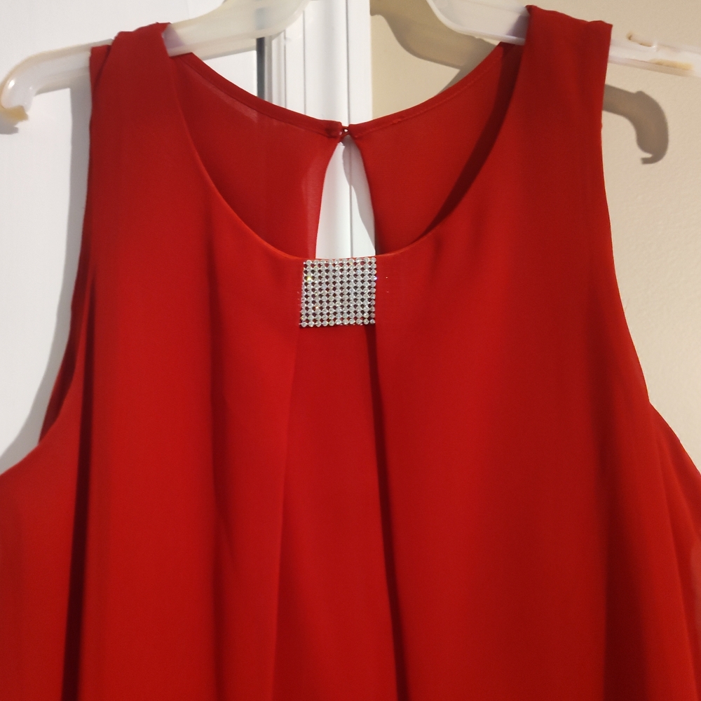 Elegant Red Sleeveless Dress with Rhinestone Detail